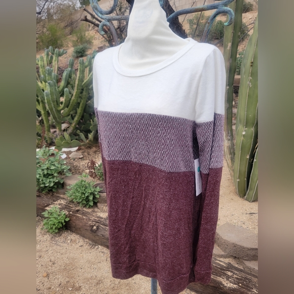 NWT Pink Clover Soft Lightweight Sweater - Picture 1 of 5